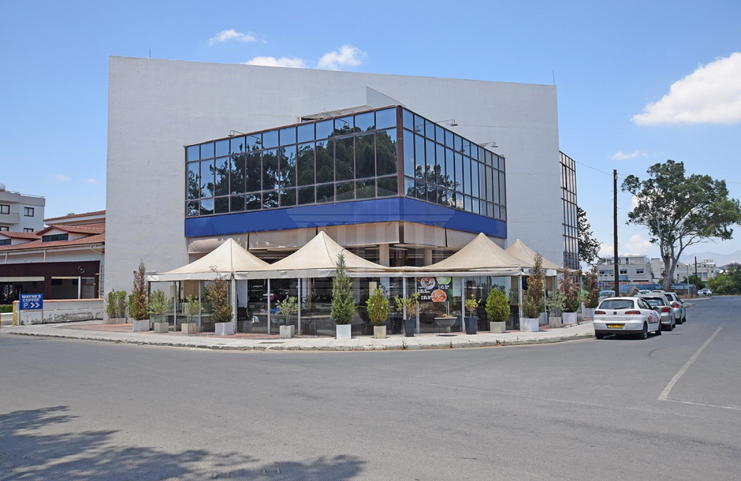 Commercial Building in Engkomi