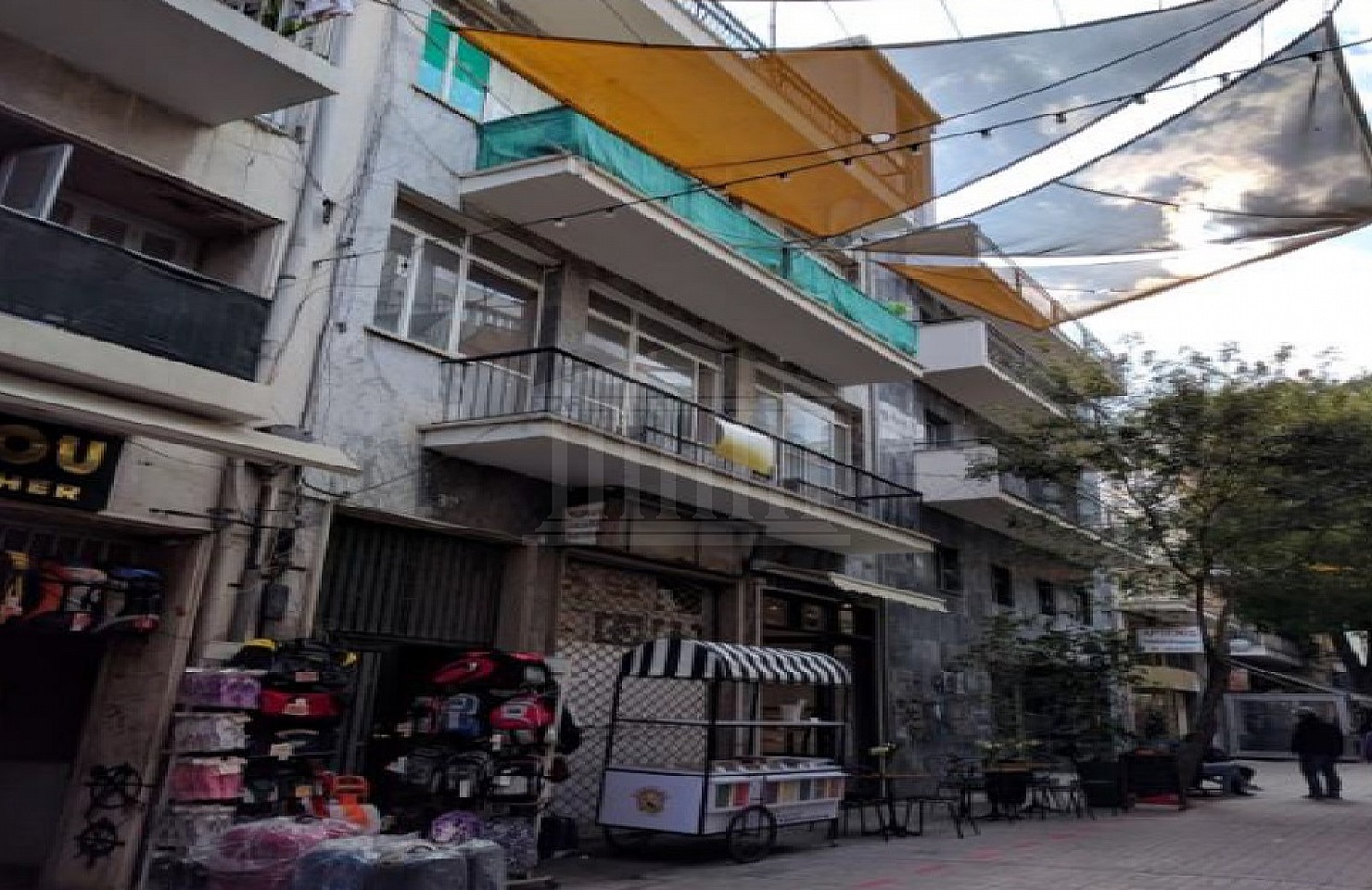 Commercial Building in Onasagorou Street