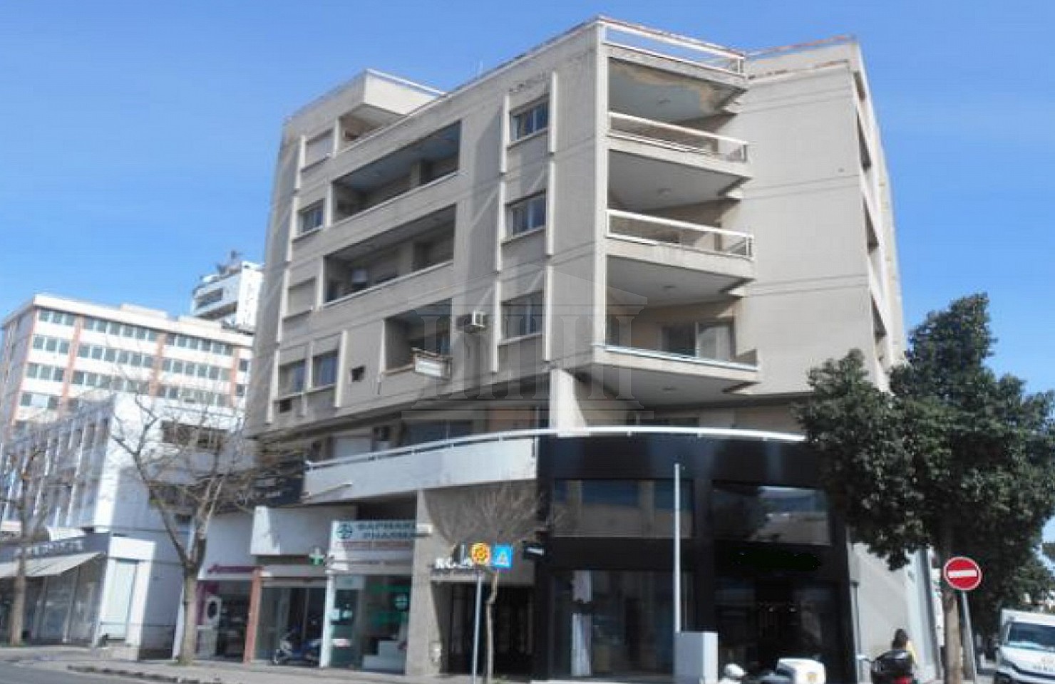 Commercial Building in Makariou Avenue, Nicosia