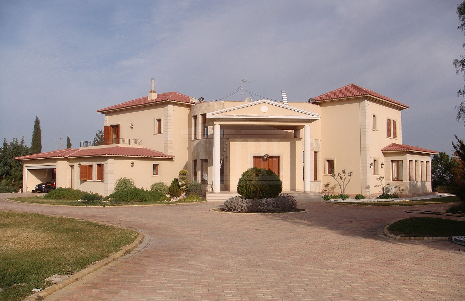 Luxury Five Bedroom Villa in Latsia, Nicosia