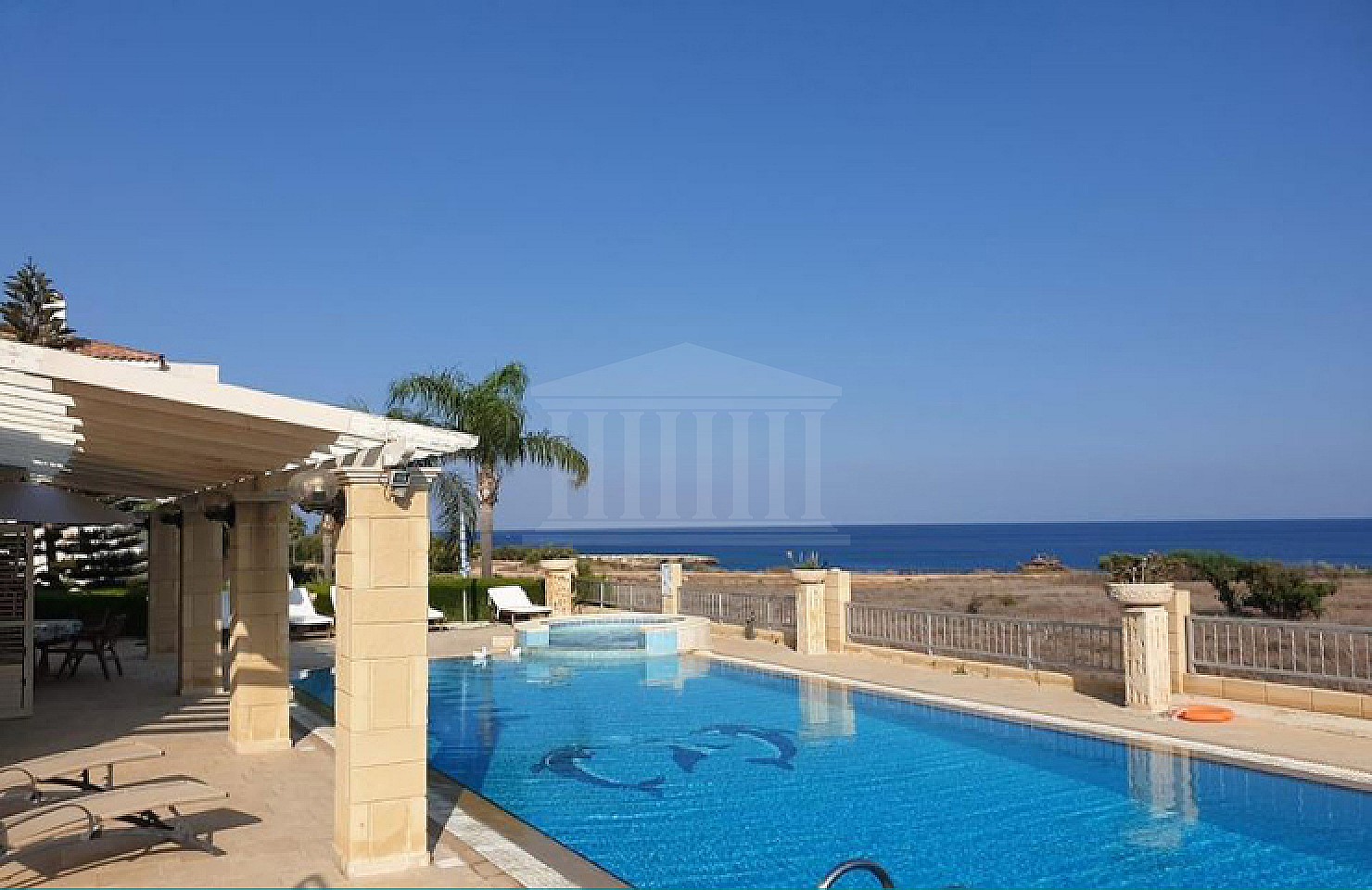 3 Bedroom Beachfront Villa in Protara