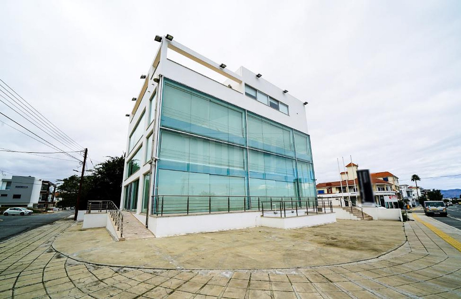 Mixed-use building in Egkomi, Nicosia